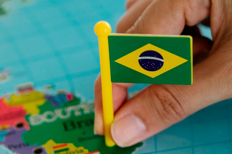 bandeira-do-Brasil-e-impostos-no-brasil