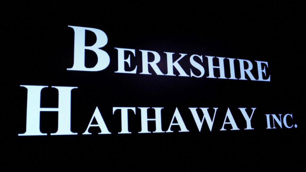 Berkshire hathaway Buffet Desabafa 'Quase Nenhuma Chance' de Investimento nos EUA e Exterior. Entenda o Motivo!